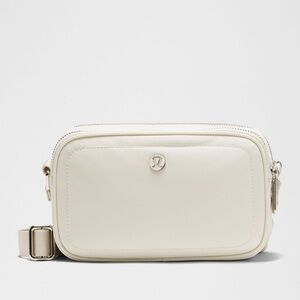 Lululemon crossbody camera bag 2L